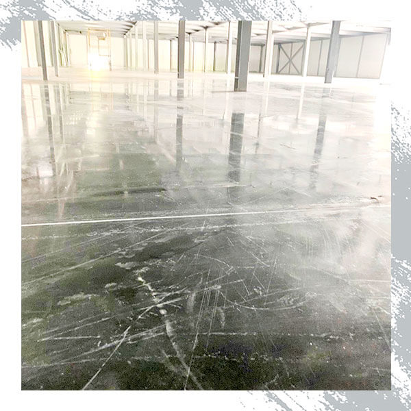 наливной бетонный пол теплицы Жарден в посёлке Рассоха Свердловской области с упрочненным верхним слоем